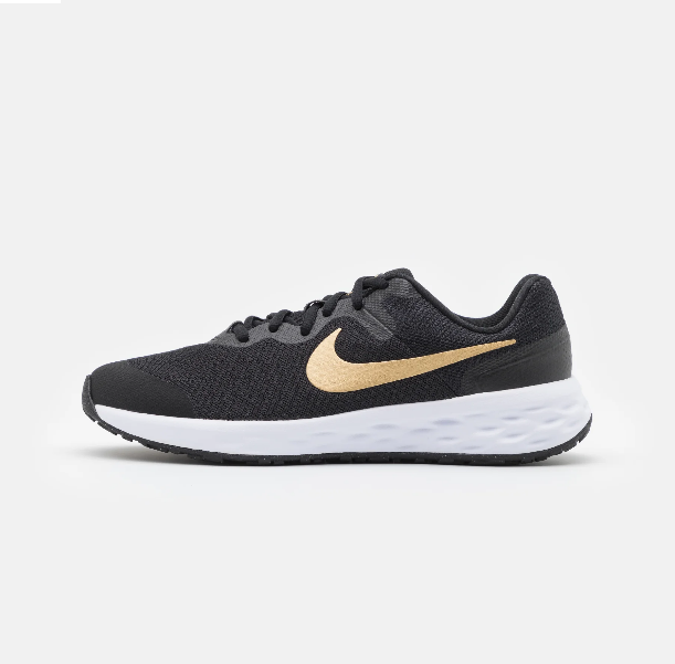 Nike-Performance-REVOLUTION-6-NN-UNISEX-Chaussures-de-running-neutres-black-metallic-gold-whit...png