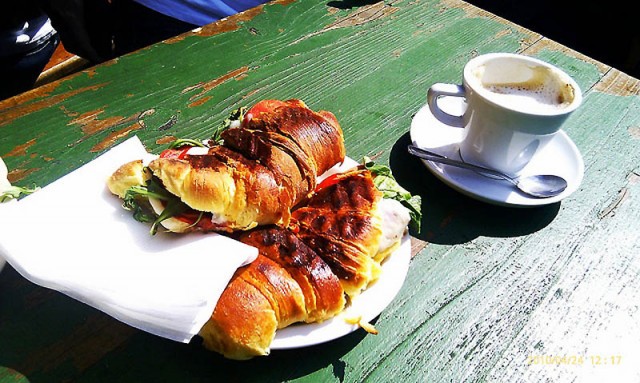 Petit-dejeuner-portugais-640x383.jpg