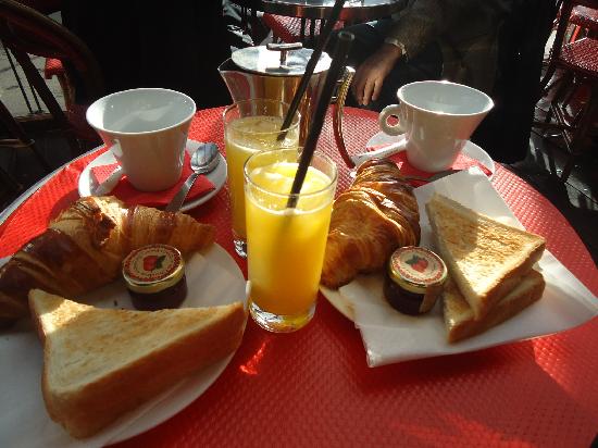 petit-dejeuner-francais.jpg