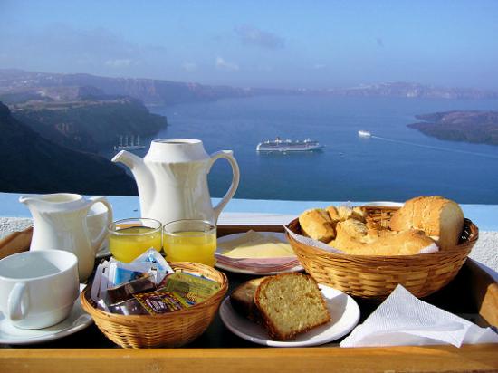 petit-dejeuner-au-balcon.jpg